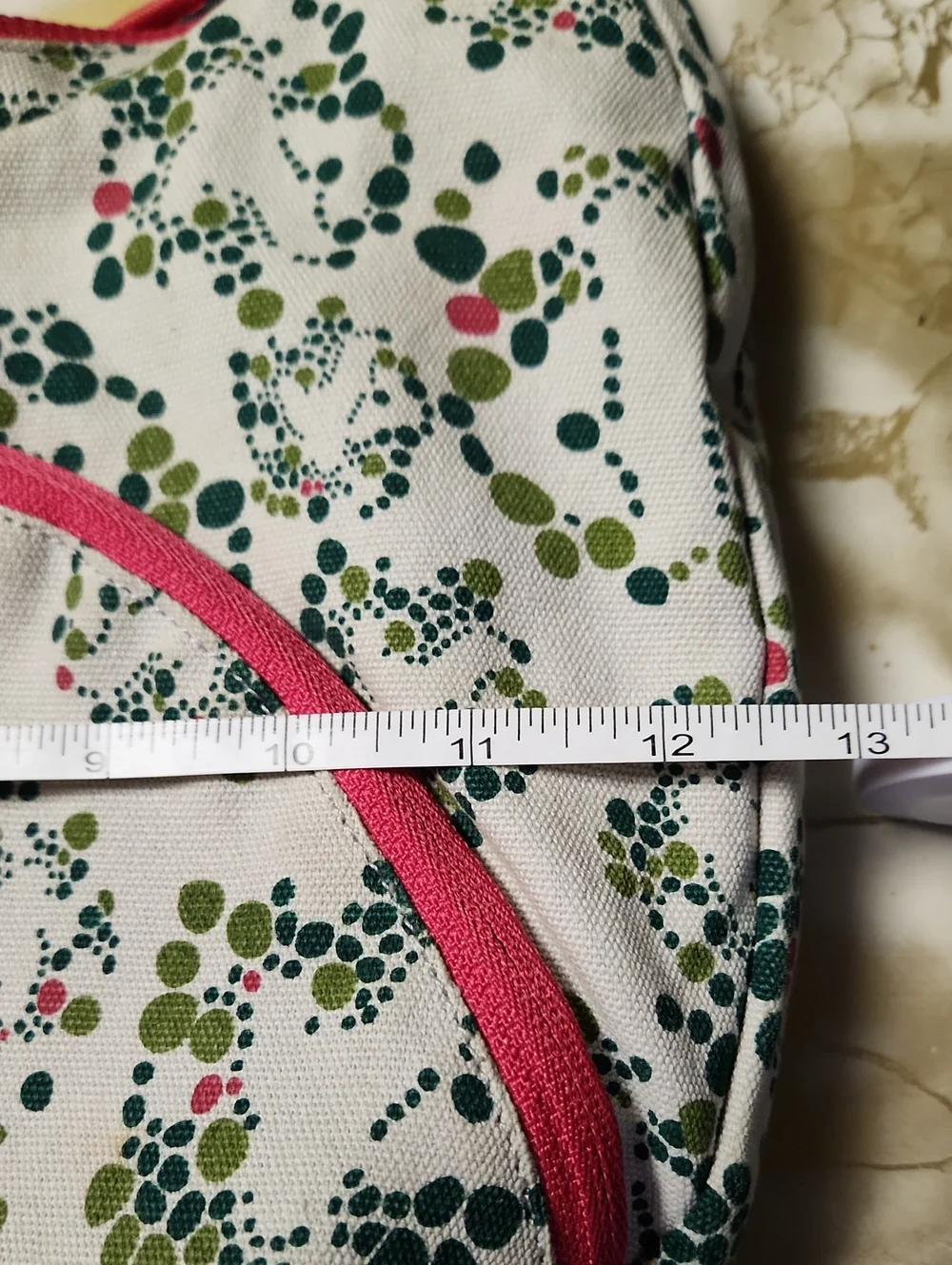 Kavu White Crossbody Bag with Green and Pink Dot Floral Print